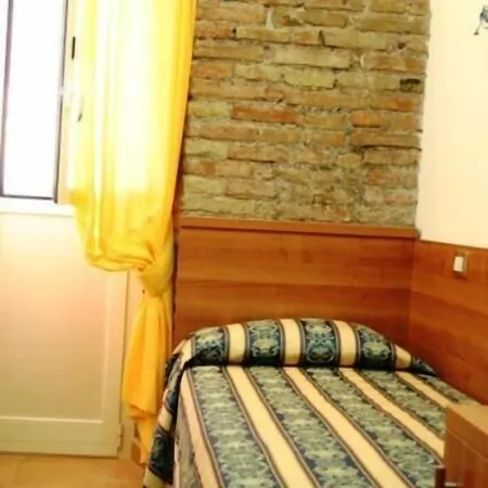 Bolognese Hotel 2*