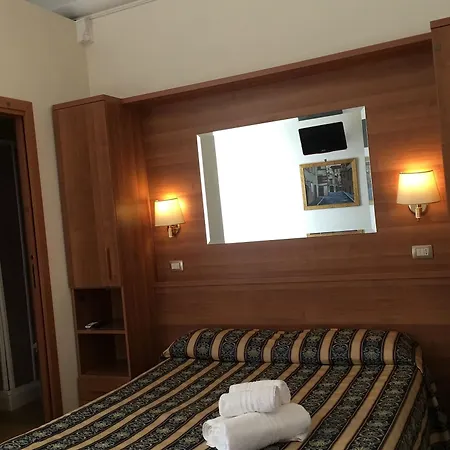 Bolognese Otel 2*