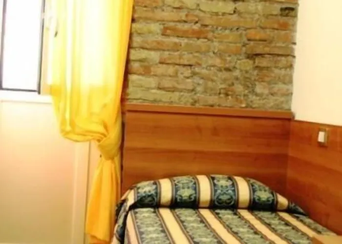 Bolognese Hotel 2*