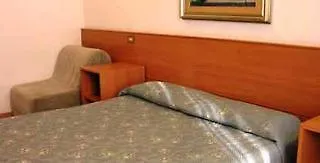 Ξενοδοχείο Bolognese 2*